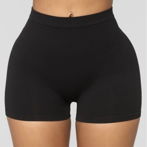 Black Seamless Basic Fitted Mini Bike Shorts - Picture 1 of 1